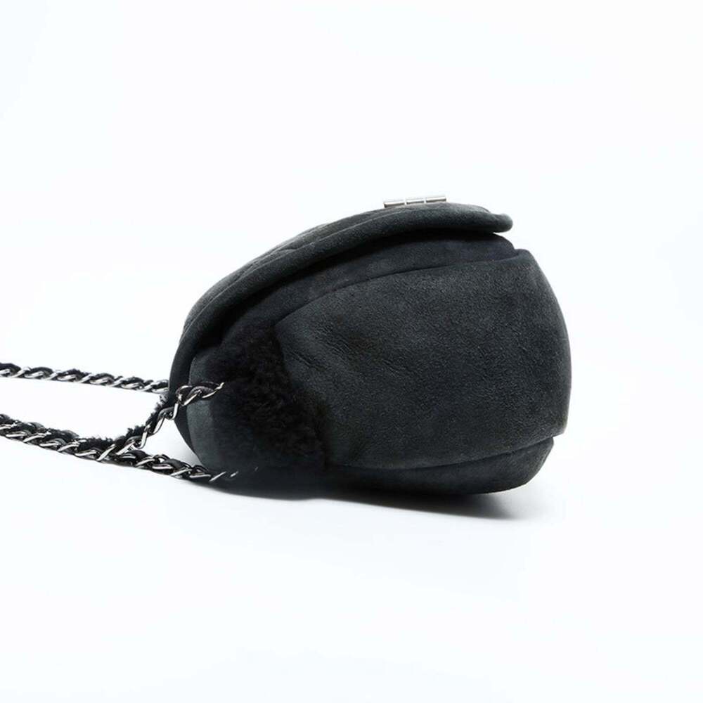 CHANEL Black Shoulder Bag - Picture 3 of 13